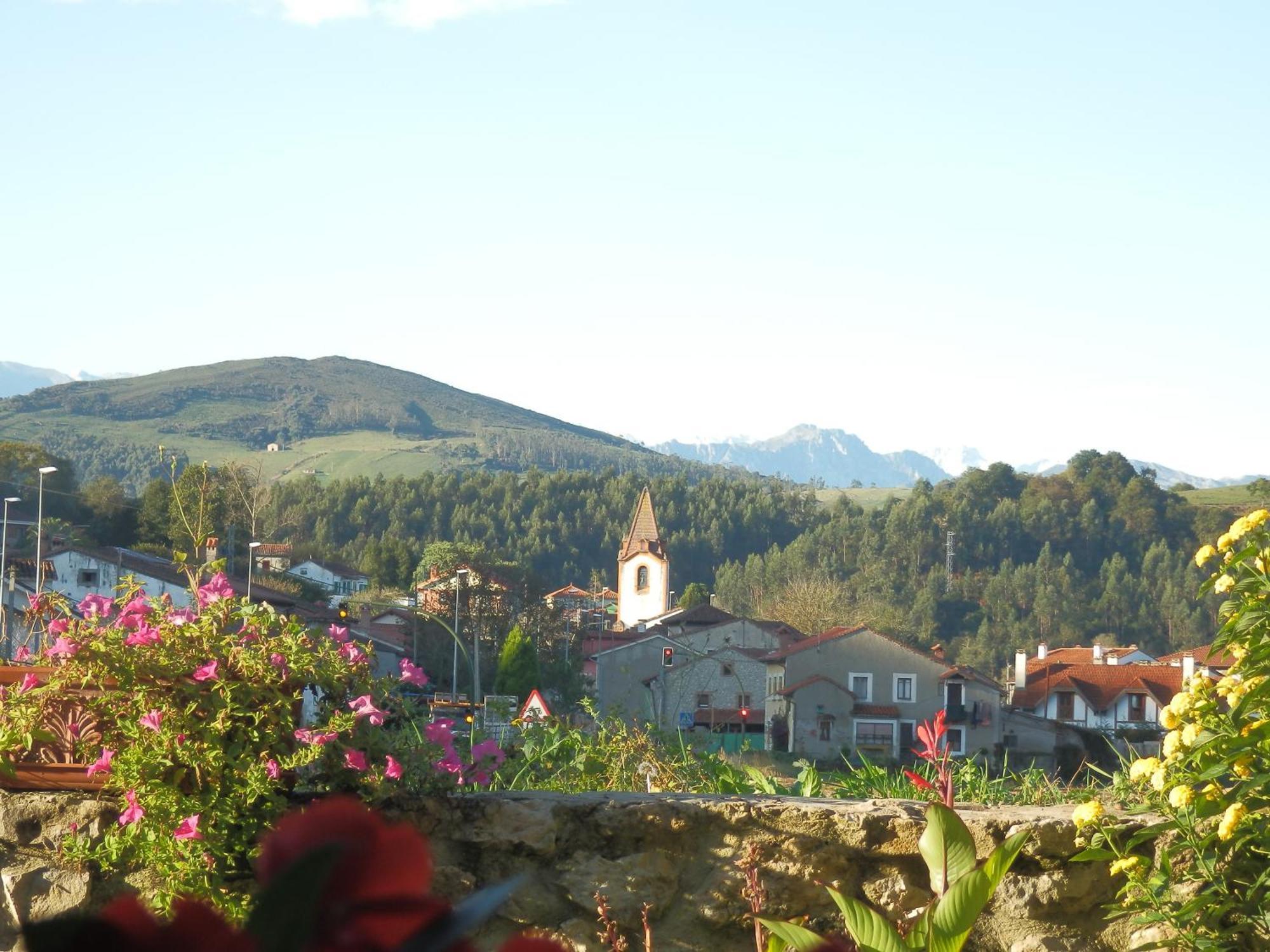 Отель Posada El Salin Муньорродеро Экстерьер фото